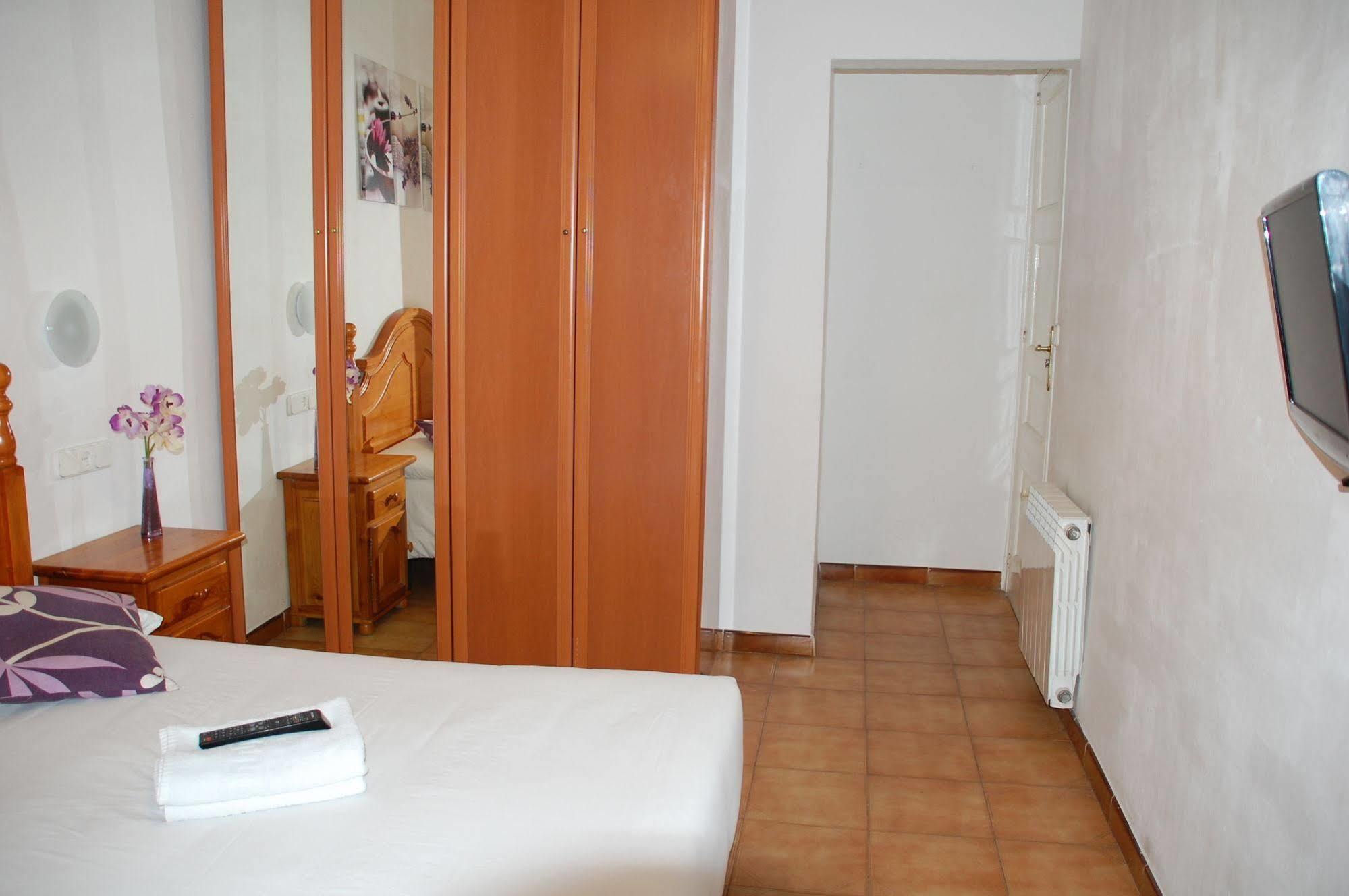 Hostal Hera Barcelona Eksteriør billede